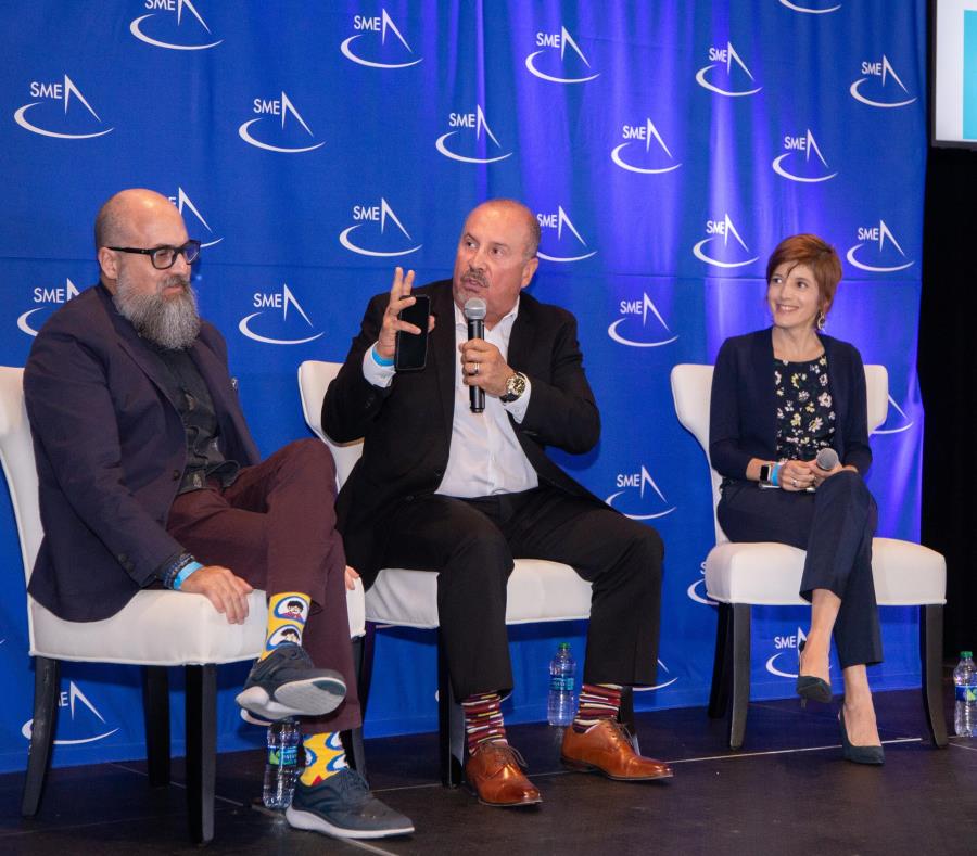 Nuestra Profesora Celeste Martínez en panel de SME sobre Social Media