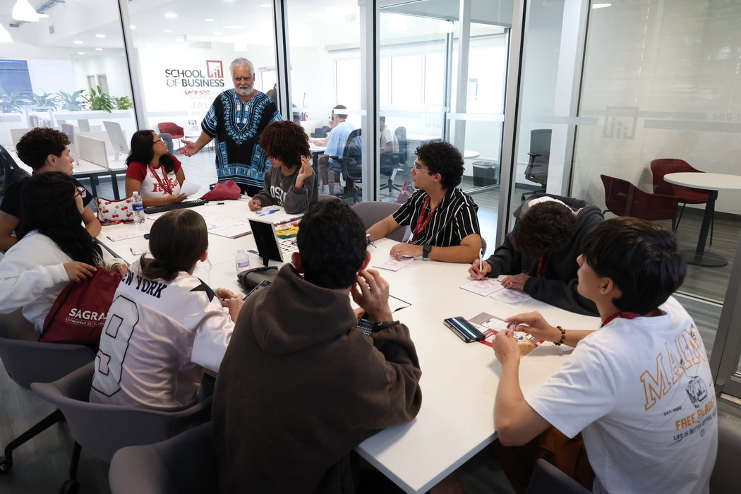 Experiencia Empresarial Pre College